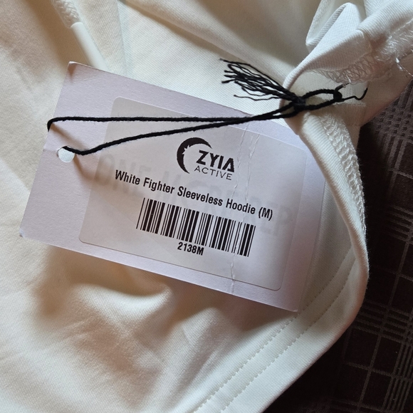 ZYIA whitefighter sleeveless hoodie - Picture 4 of 7